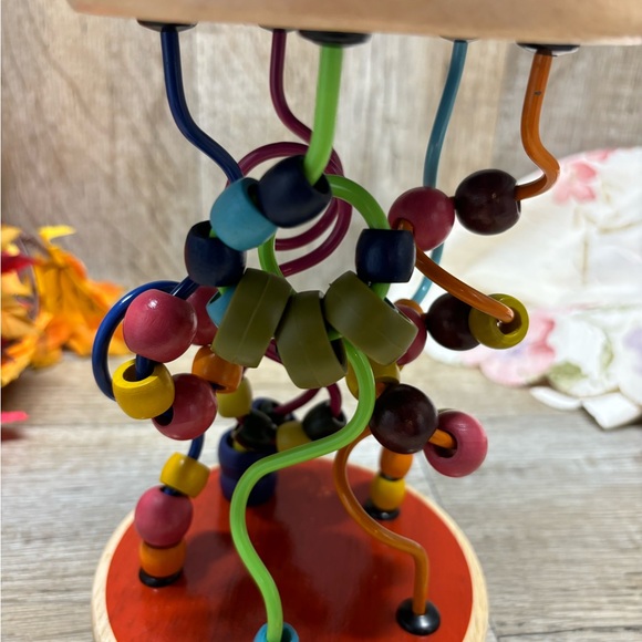 B. Toys – B. A-Maze Loopty Loo Bead Maze – 47 Beads On 5 Colorful Routes – - Picture 9 of 9